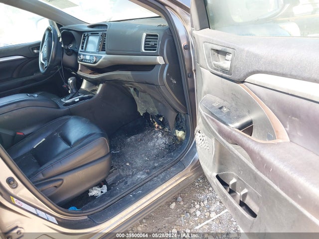 Toyota Highlander Xle V6 2016 5TDJKRFH6GS319197 Image 5