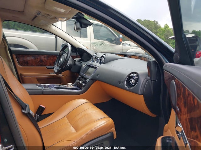 2013 JAGUAR XJ SAJWJ2GD0D8V44888 Photo 4