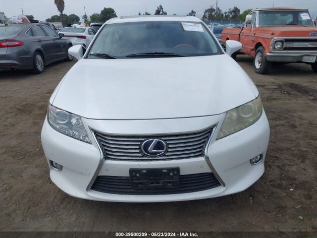 JTHBW1GG8F2091806 Lexus ES 300H