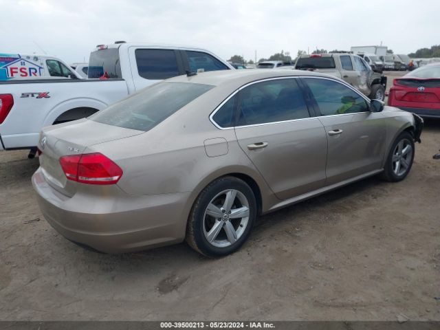 1VWBT7A33FC053717 Volkswagen Passat 1.8t Se