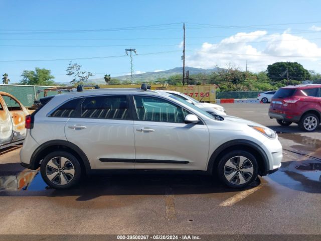 KNDCB3LC1J5116908 KIA NIRO LX