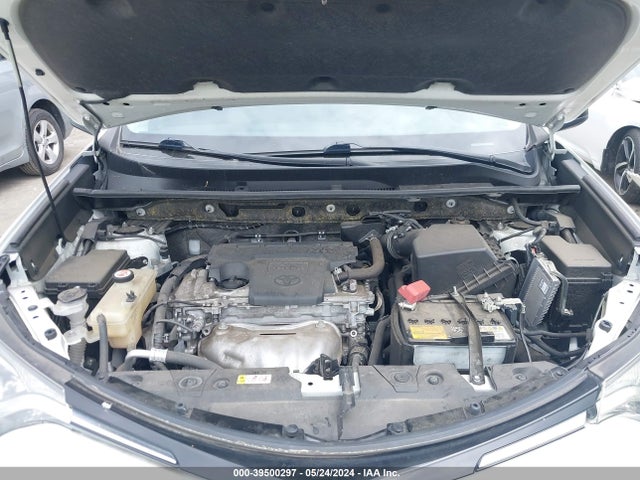 Toyota RAV4 LE 2018 JTMZFREV7JJ753096 Image 10