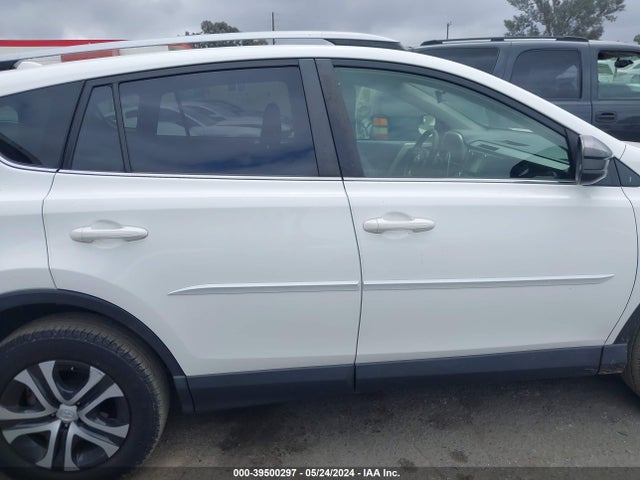 Toyota RAV4 LE 2018 JTMZFREV7JJ753096 Image 13