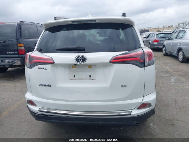 Toyota RAV4 LE 2018 JTMZFREV7JJ753096 Image 16