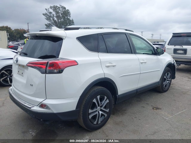 Toyota RAV4 LE 2018 JTMZFREV7JJ753096 Image 4