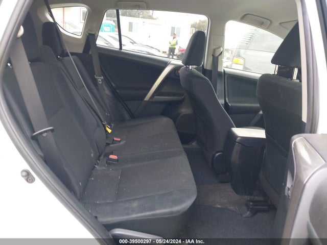 Toyota RAV4 LE 2018 JTMZFREV7JJ753096 Image 8