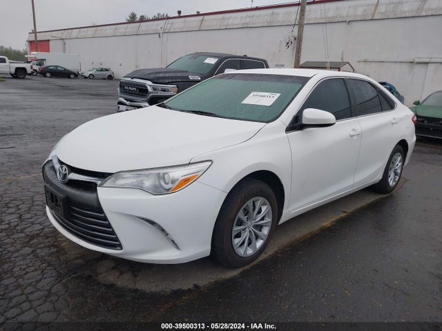 Toyota CAMRY LE 2015 4T1BF1FK9FU115277 Image 2