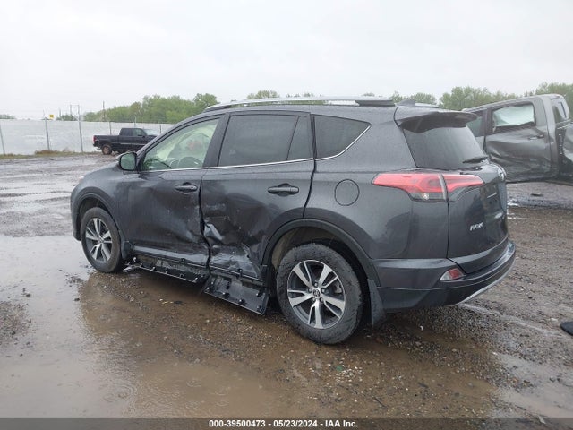 Toyota Rav4 Xle 2018 JTMRFREV2JJ254299 Image 3