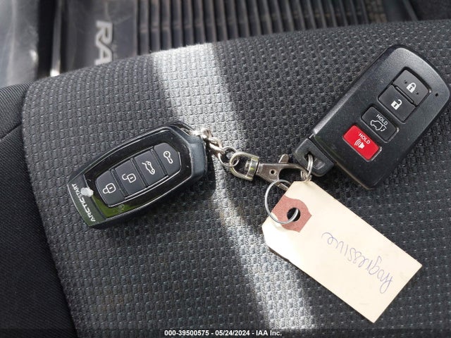Toyota Rav4 Xle 2018 JTMRFREV8JJ746710 Image 11