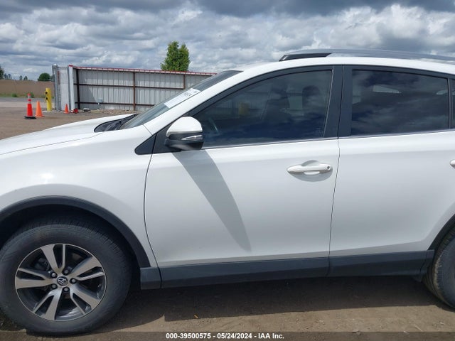 Toyota Rav4 Xle 2018 JTMRFREV8JJ746710 Image 15