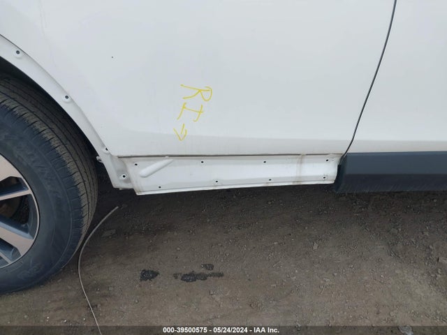 Toyota Rav4 Xle 2018 JTMRFREV8JJ746710 Image 20