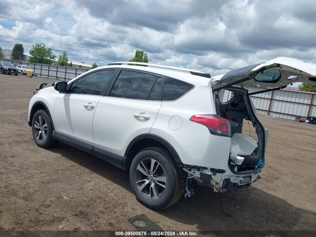Toyota Rav4 Xle 2018 JTMRFREV8JJ746710 Image 3