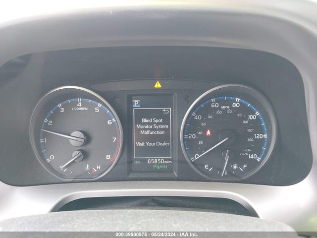 Toyota Rav4 Xle 2018 JTMRFREV8JJ746710 Image 7