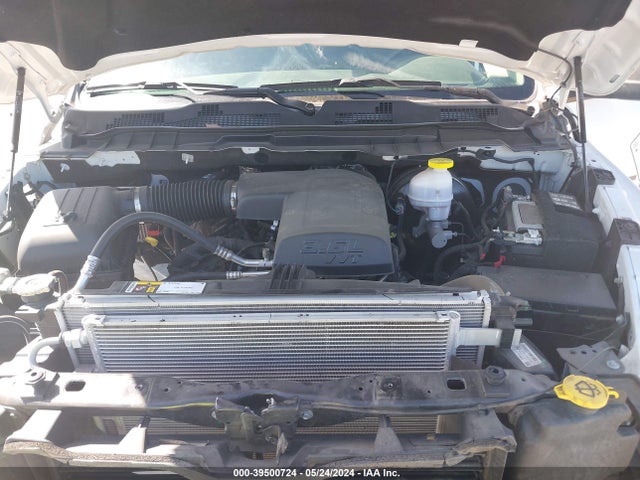 3C6RR7KG6NG206398 RAM 1500 Classic Tradesman  4x4 5'7 Box