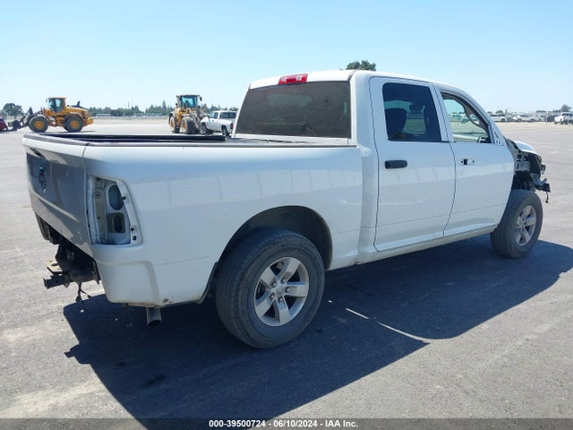 3C6RR7KG6NG206398 RAM 1500 Classic Tradesman  4x4 5'7 Box