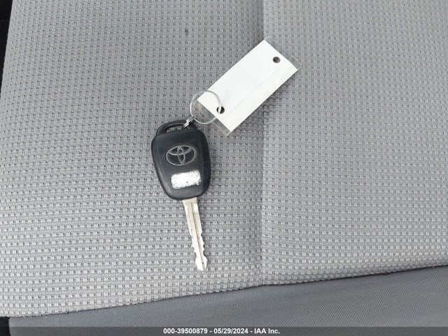 Toyota Rav4 Xle 2016 JTMWFREV6GJ095041 Image 11