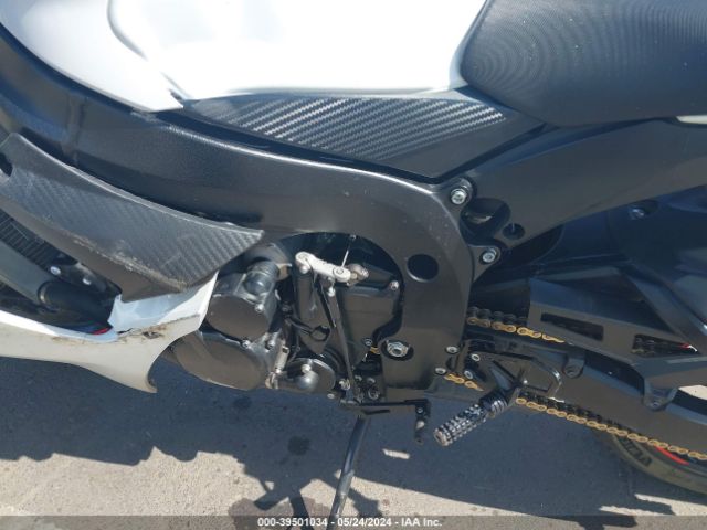2019 SUZUKI GSX-R750 JS1GR7MA5K7100227 Photo 8