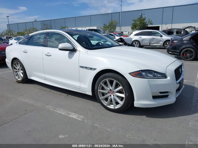 2016 JAGUAR XJ SAJWA1C73G8W02801 Photo 0
