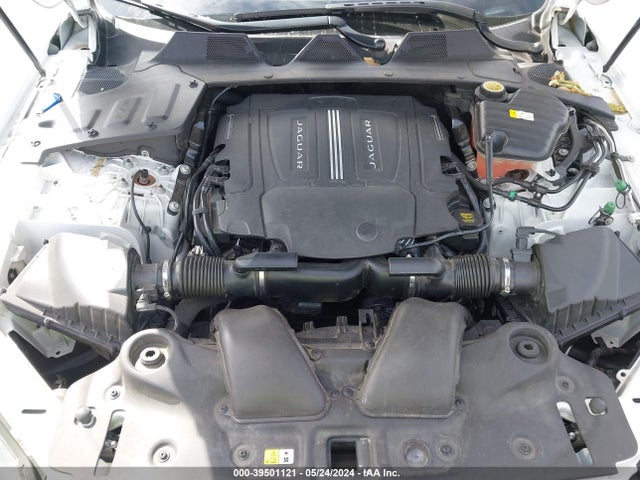 2016 JAGUAR XJ SAJWA1C73G8W02801 Photo 9