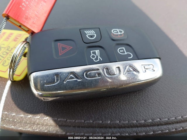 2016 JAGUAR XJ SAJWA1C73G8W02801 Photo 10