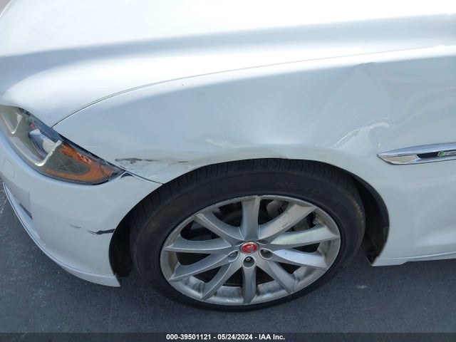 SAJWA1C73G8W02801 Jaguar Xj R-sport