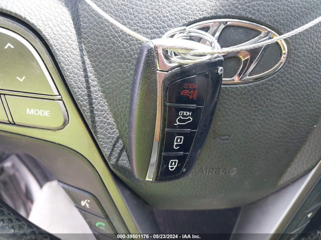 Hyundai Santa Fe Limited 2017 KM8SN4HF8HU240777 Image 11