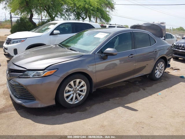 Toyota CAMRY LE 2020 4T1C11AK7LU933404 Image 2