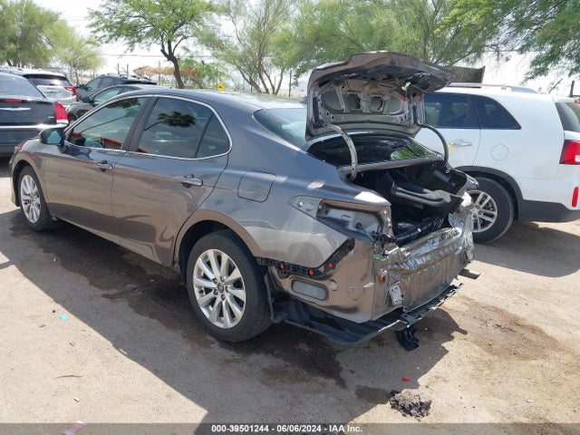 Toyota CAMRY LE 2020 4T1C11AK7LU933404 Image 3