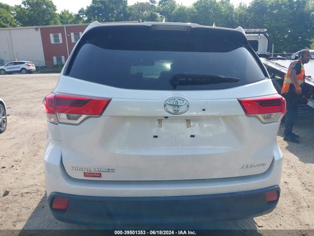 Toyota Highlander Xle 2019 5TDJZRFH7KS612675 Image 17