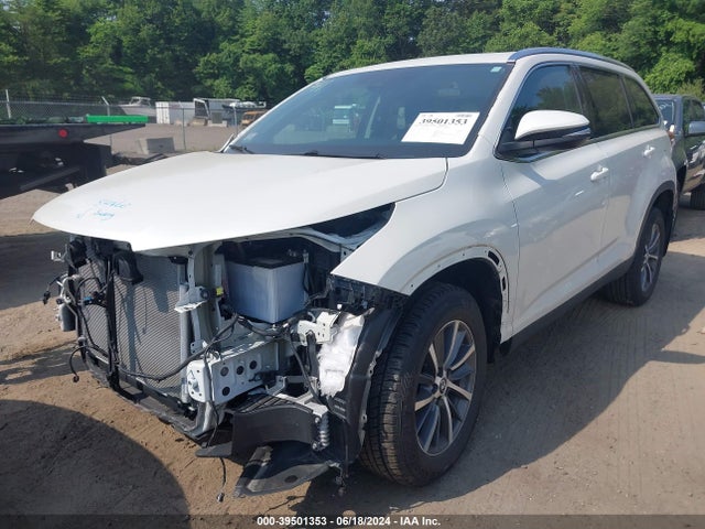 Toyota Highlander Xle 2019 5TDJZRFH7KS612675 Image 2