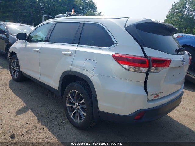 Toyota Highlander Xle 2019 5TDJZRFH7KS612675 Image 3