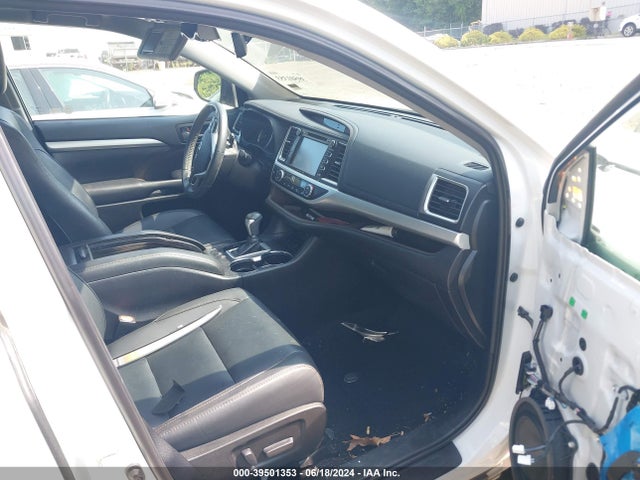 Toyota Highlander Xle 2019 5TDJZRFH7KS612675 Image 5