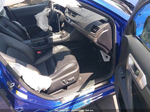 JTHKD5BH9F2246201 Lexus CT 200H