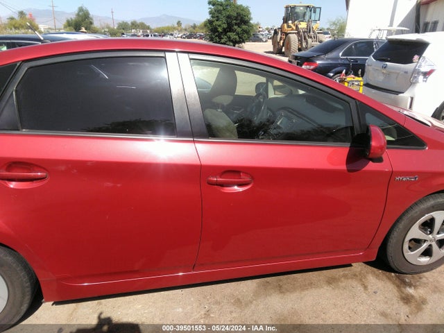 Toyota Prius Two 2014 JTDKN3DU3E1744671 Image 13