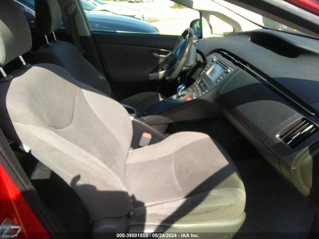 Toyota Prius Two 2014 JTDKN3DU3E1744671 Image 5