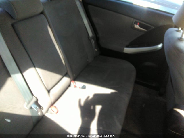 Toyota Prius Two 2014 JTDKN3DU3E1744671 Image 8