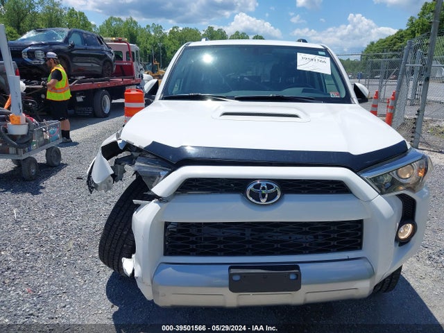 Toyota 4runner Trd Off Road 2018 JTEBU5JR9J5586771 Image 12