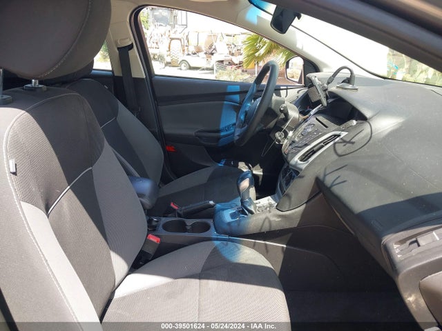 Ford FOCUS SE 2014 1FADP3K29EL155560 Image 5