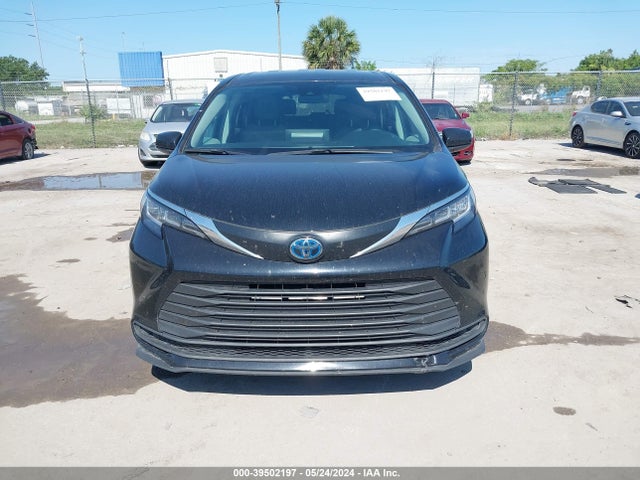 Toyota SIENNA LE 2022 5TDKRKEC2NS129374 Image 12