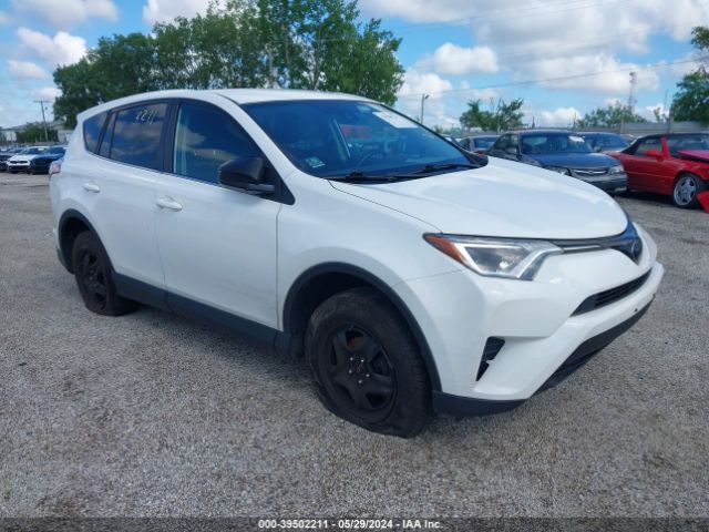 2T3BFREV5JW778601 Toyota RAV4 LE