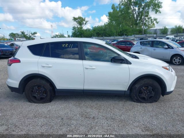 2T3BFREV5JW778601 Toyota RAV4 LE