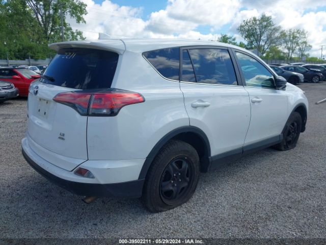 2T3BFREV5JW778601 Toyota RAV4 LE