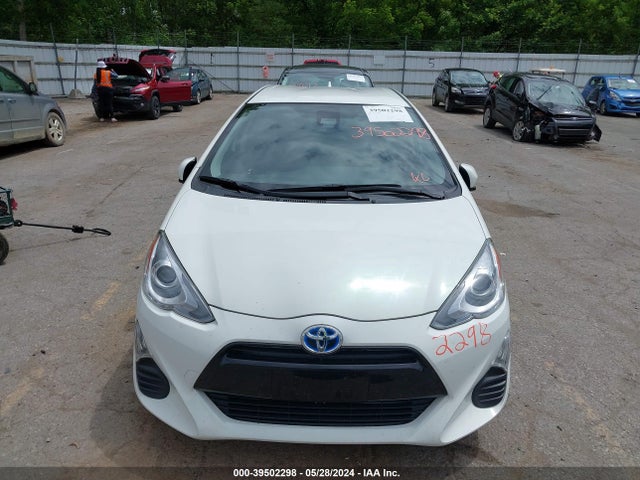 Toyota Prius C Three 2016 JTDKDTB37G1135860 Image 12