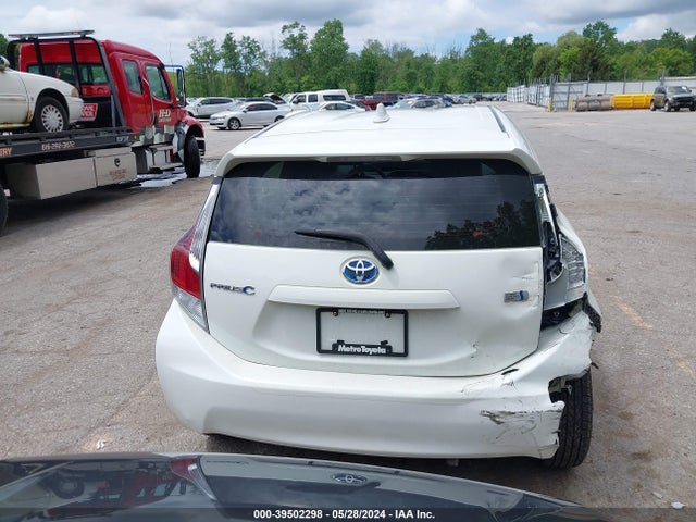 Toyota Prius C Three 2016 JTDKDTB37G1135860 Image 16