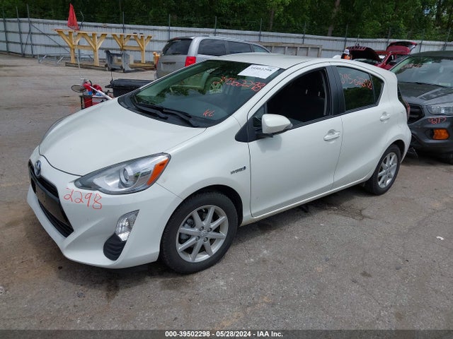 Toyota Prius C Three 2016 JTDKDTB37G1135860 Image 2