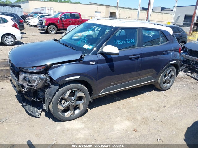 Hyundai Venue Limited 2022 KMHRC8A39NU169211 Image 2