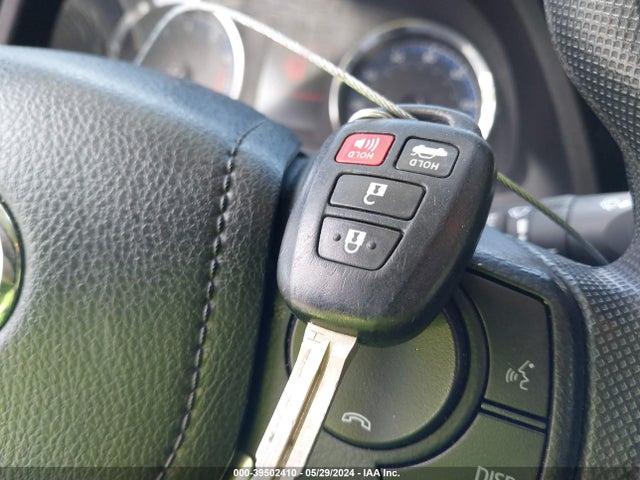 Toyota COROLLA LE 2018 2T1BURHE1JC099517 Image 11