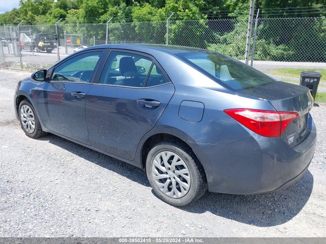 Toyota COROLLA LE 2018 2T1BURHE1JC099517 Image 3