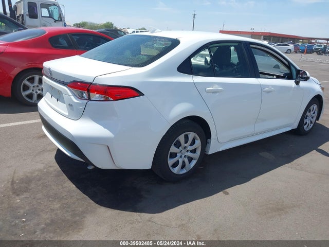 Toyota COROLLA LE 2022 JTDEPMAE7N3018410 Image 4