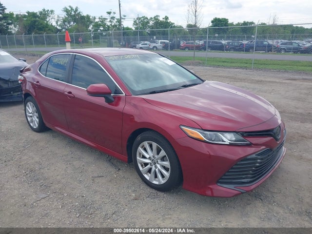 Toyota CAMRY LE 2018 4T1B11HK2JU622588 zdjęcie główne